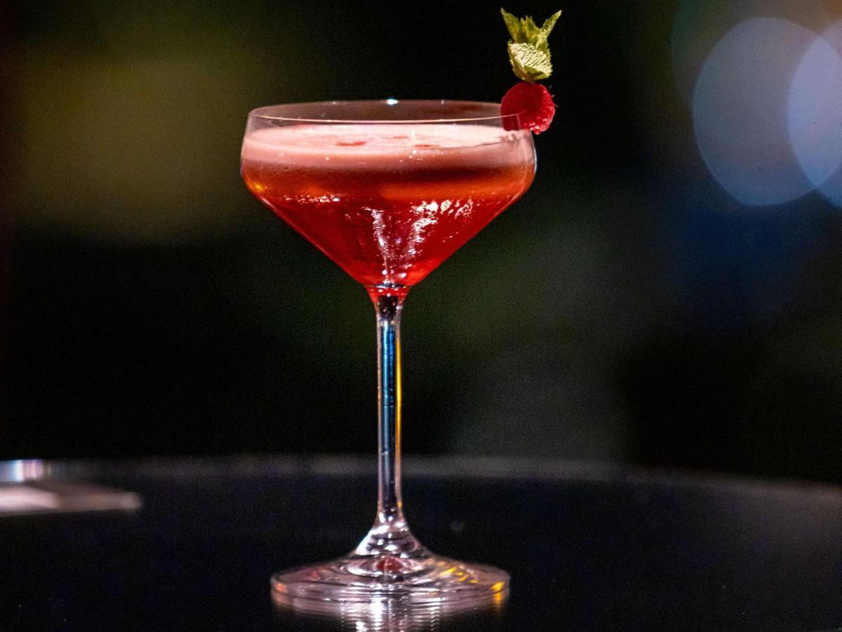 Sofitel Lyon Bellecour Hotel Exterior foto A Clover Club cocktail
